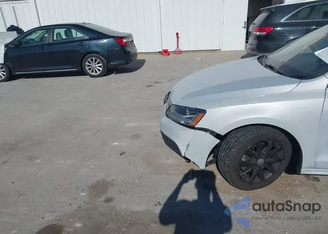 2017 Volkswagen Jetta 1.4T Se z USA, uszkodzony, nr VIN 3VWDB7AJ9HM316577